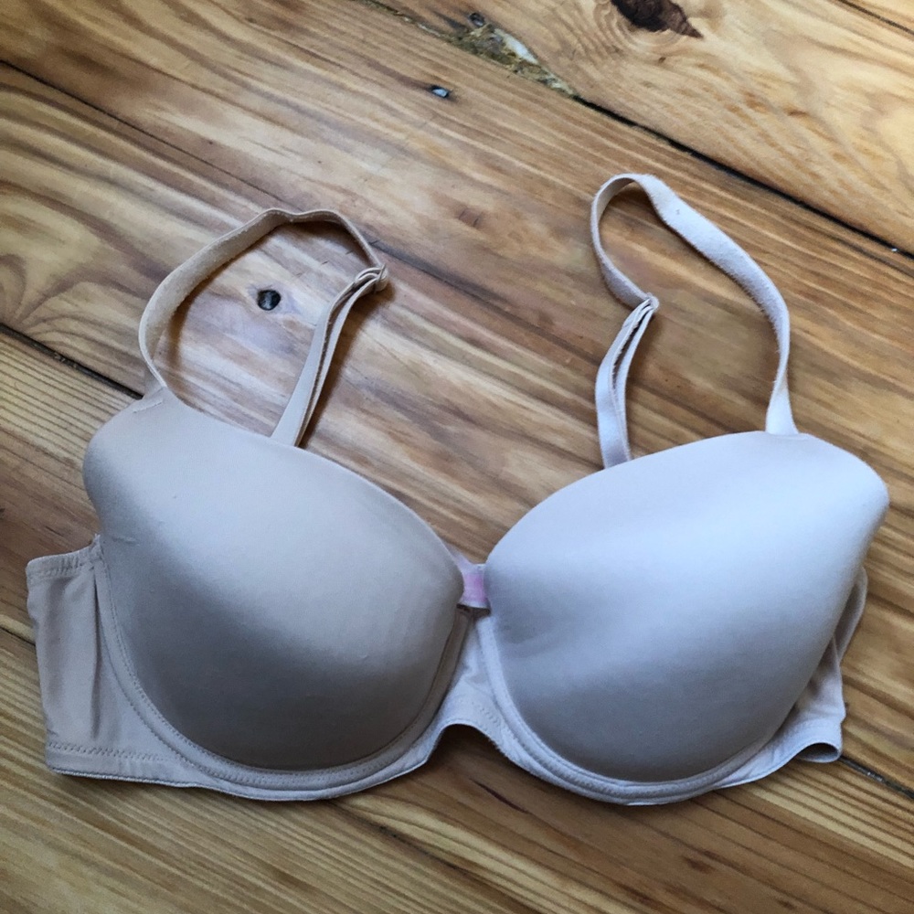 VS pink bra